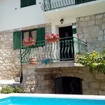 Ana Tatil Evi *